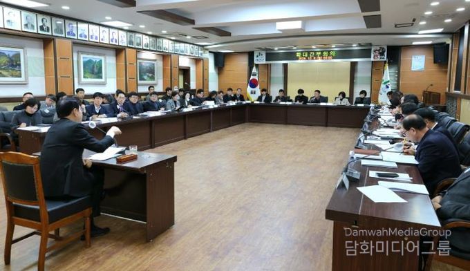 괴산군 확대간부회의.j