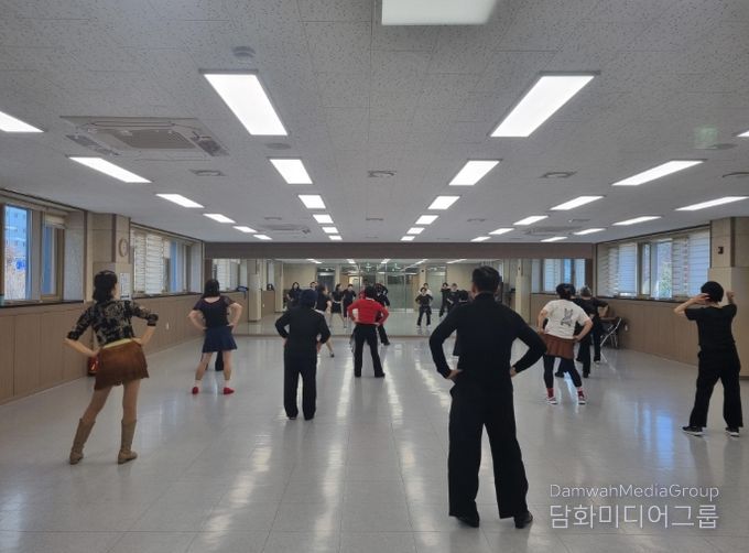 마장건강생활지원센터·국민건강보험공단이 함께한 ‘백세운동교실’ 성료