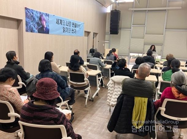 ‘구례군매천도서관, 황정은 작가 초청 인문학 특강