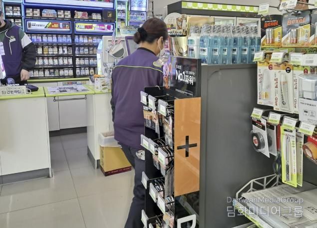 ‘CU 편의점 풍동점’에서 근무 중인 편의점사업단