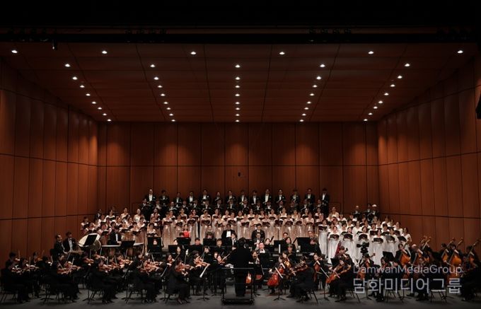 당진문화재단·당진시충남합창단이 함께하는 '2025 송년음악회' 성료
