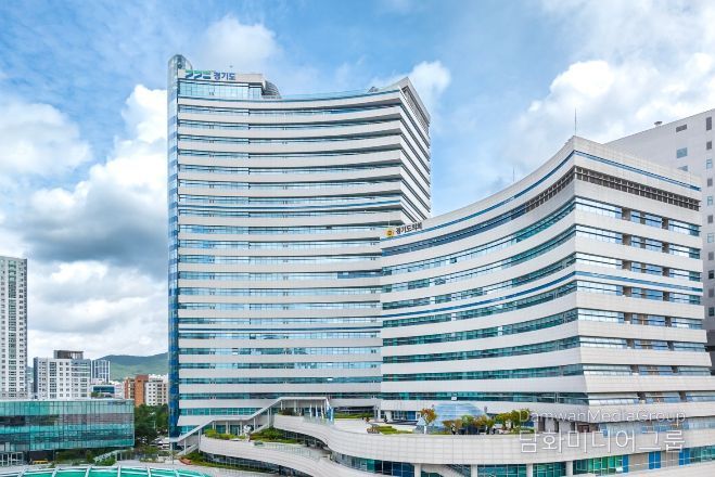 경기도가 민선 8기 3년 차 대표 정책을 뽑기 위해 오는 15일부터 온라인 투표를 진행한다.