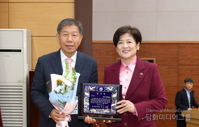 2025 사랑나눔 교육기부 유공자 유공기관(단체) 감사패 수여식(군위교육발전위원회)