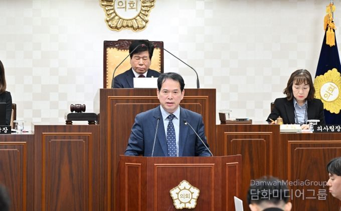 제290회 정례회 제3차 본회의에서 김성군 의원 5분 자유발언 모습