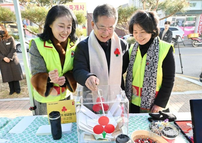 희망2026나눔캠페인 거리모금 실시