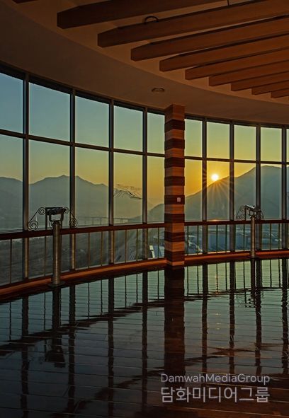 유니온타워 전망대 일출 모습