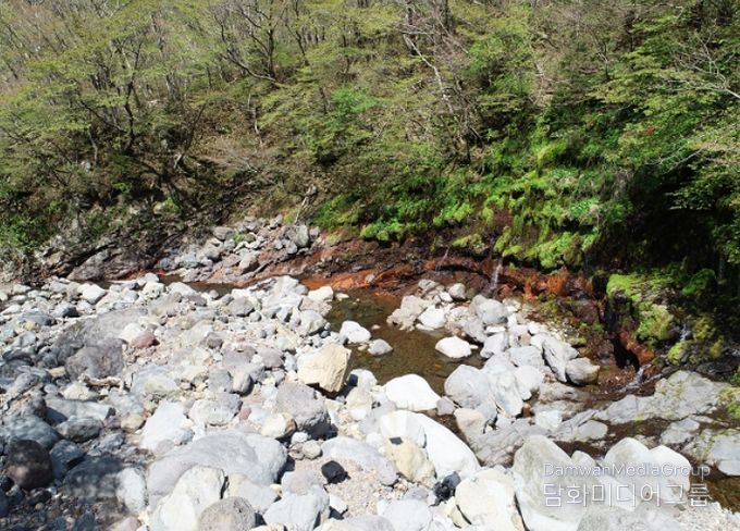 어리목계곡 용천수