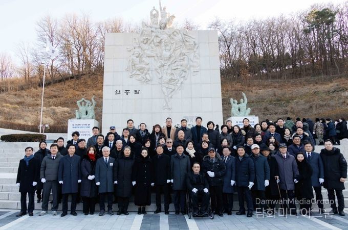 김병전 의장, 현충탑 참배로 새해 일정 시작