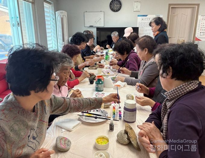 건강 증진 프로그램 '건강을 그리는 웃음' 운영