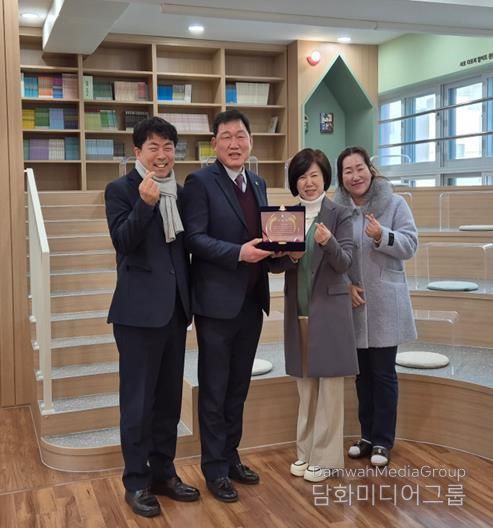 부산시의회 학생 안전 최우선 의정활동…박희용 의원, 초읍초 공로패