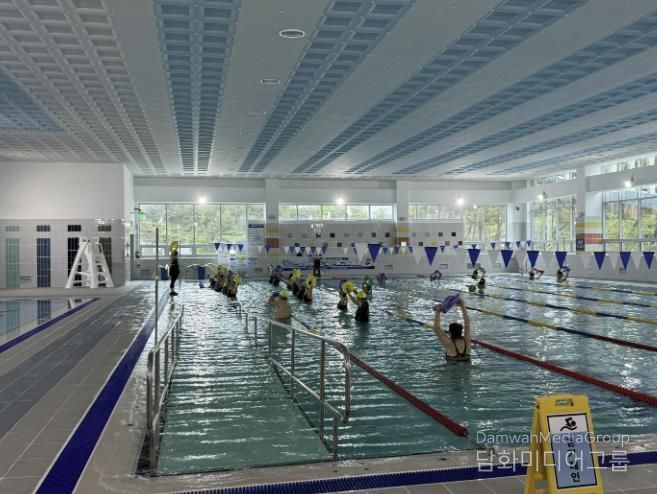 함평실내수영장 내부