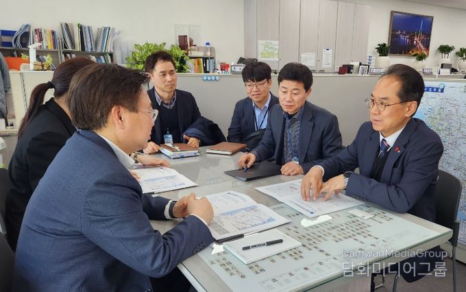 영주시는 지난 19일 국토부를 방문해 중부권 동서횡단철도 국가계획 반영을 촉구했다.