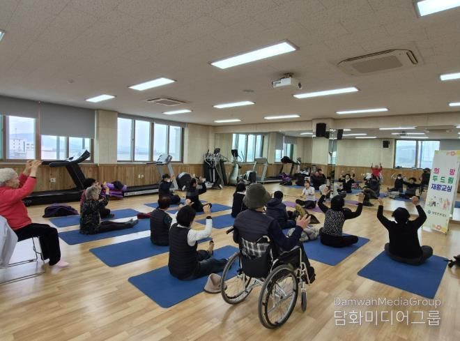 희망 두드림 재활교실을 실시하고 있다.