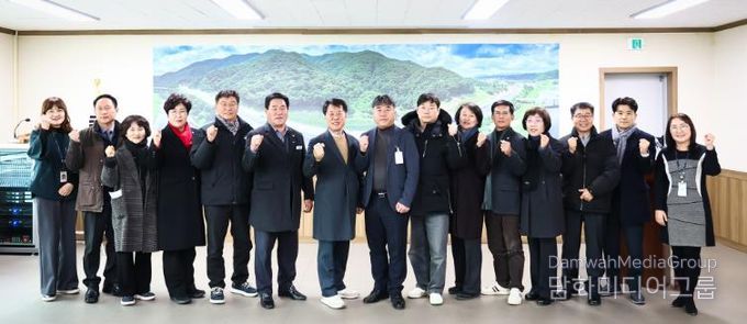 청양군의회, 농어촌기본소득 선진지 연천군 견학