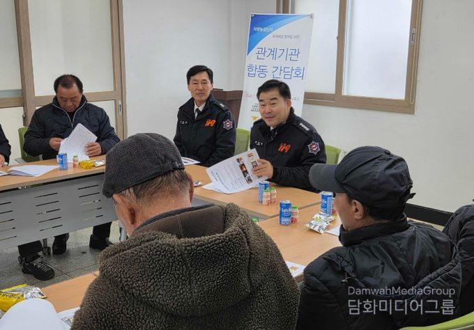 정용인 강진소방서장이 관계기관 참석자들을 향해 겨울철 화재에방 안전수칙을 강조하고 있다.