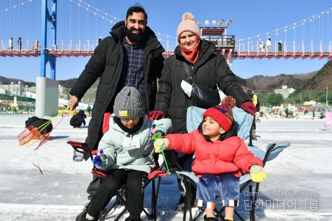 2026 화천산천어축제장을 찾은 외국인 관광객
