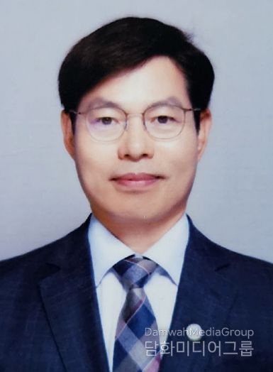 교육국장 박철영