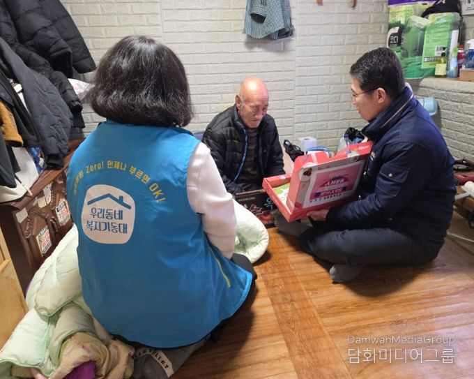 현경면, 설 맞이 위문품 전달 모습