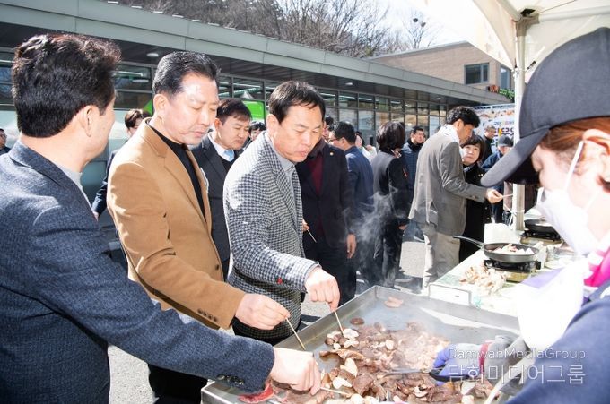'한우와 우리밀을 담다' 구미로컬푸드 특판 행사(2025년 2월 28일)