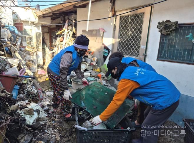 군산시, 저장강박 위기가구 주거환경 개선 나서
