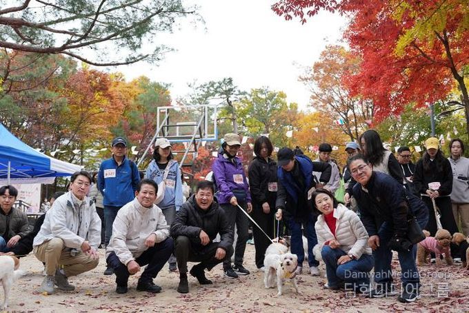 제82회 반려견과 함께하는 종로건강걷기대회에 참석한 정문헌 구청장(2025. 11. 삼청공원)