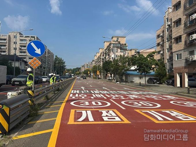 푸른동산유치원 인근 어린이보호구역 미끄럼방지 포장 정비 모습