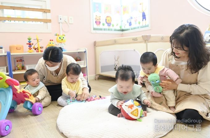 달성군, ‘압도적 보육 패키지’로 저출생 정면 돌파! 사진 1(3월 11일 촬영. 화원읍 소재 백설어린이집. 0세반 교사 대 아동 비율 완화 사업)
