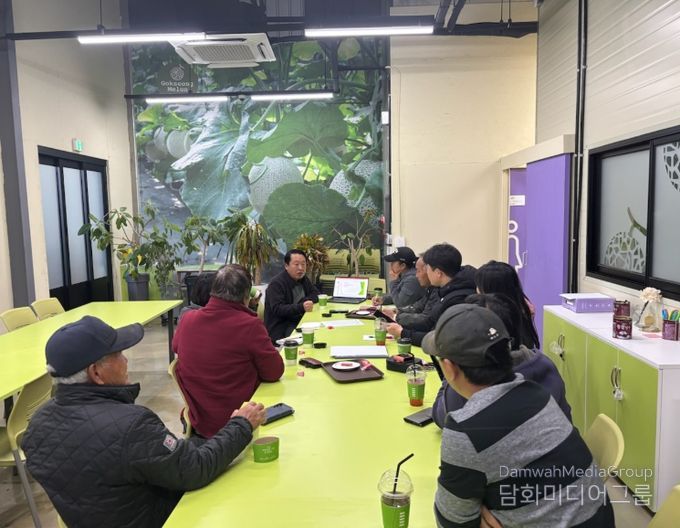 농업인 연구회를 대상으로 품종에 대한 이론교육을 추진하고 있다.