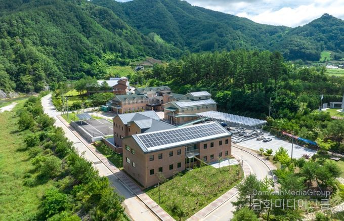 정선군, 노인요양·치매전담 연계 운영 성과 가시화 ‘전문 돌봄·자연 치유 인프라까지 갖춘 노인복지 체계 구축’