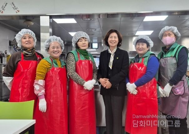 새마을지도자경산시부녀회, 사회복지관 배식 봉사 펼쳐따뜻한 한 끼, 마음의 온기 나누는 배식 봉사