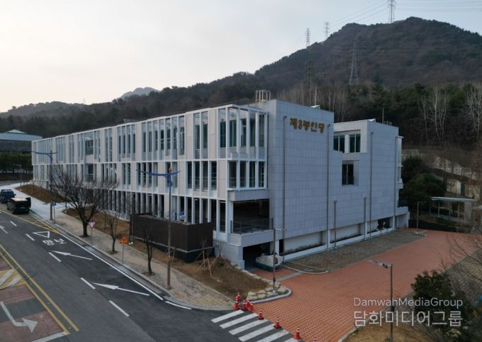 제3봉안당 건물 전경