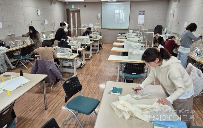 용산구 ‘여성교실’에 참여한 구민들 모습