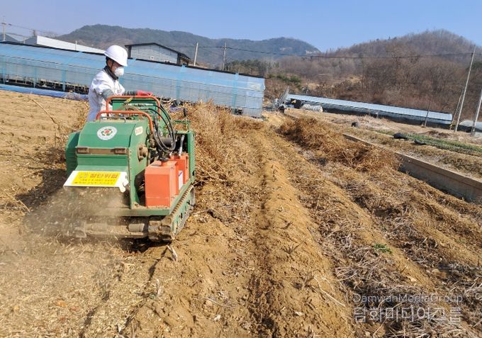 영농부산물 파쇄 모습