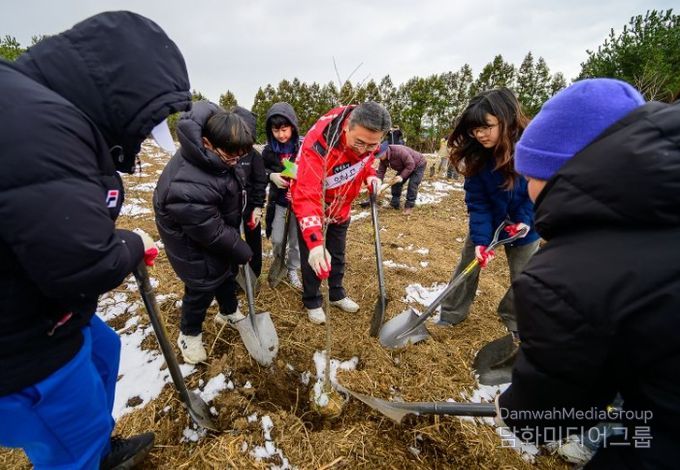 ‘GO! 청년 미래 숲’ 나무심기 행사