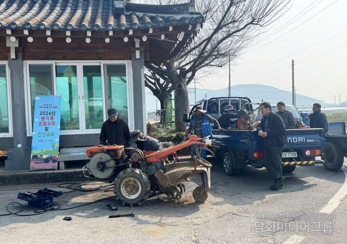 보성군, 2026년 농기계 순회 수리 행정서비스 지원_지난 3월 12일부터‘농기계 순회 수리 및 안전교육’을 하고 있다