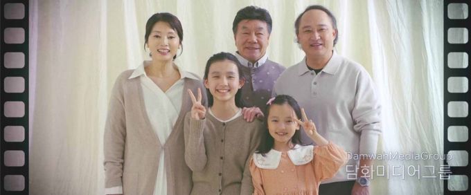 영화 속 한 장면(좌 뒤로부터 김성희, 한인수, 김정팔, 박주원, 차준희)