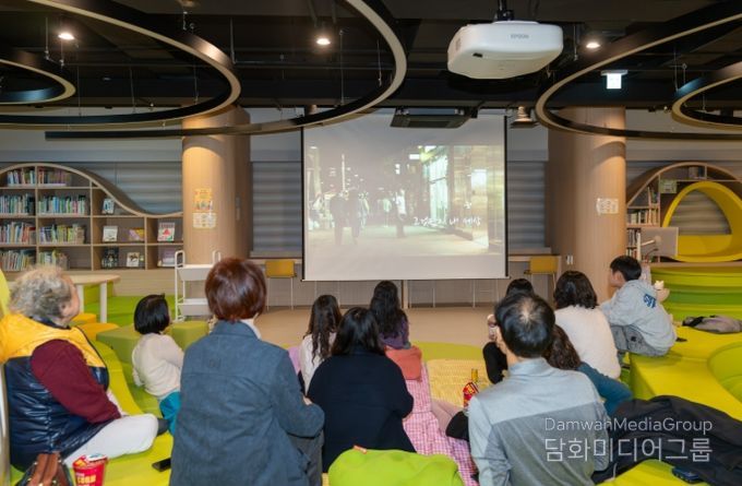 '봄밤, 벚꽃 그리고 찾아가는 영화관' 개최