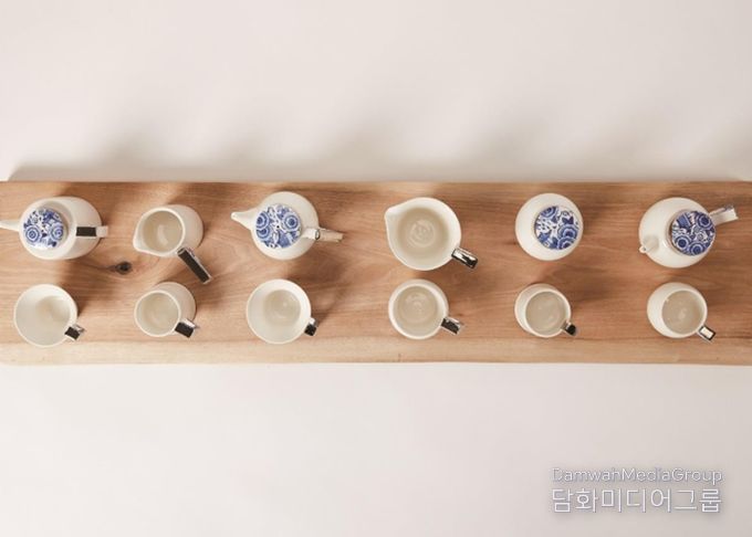 김영숙 작가 제53회 경기도 공예품대전 수상 작품(청화백자 각진 손잡이)