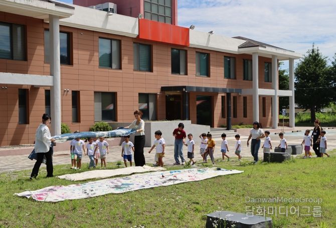 2025 유아문화예술교육 ‘고성 팝업 놀이, 터!’ 운영 사진