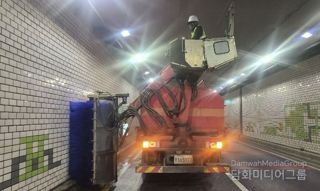수원시 영통구, 매여울지하차도 등 주요 지하차도 봄맞이 세척 실시
