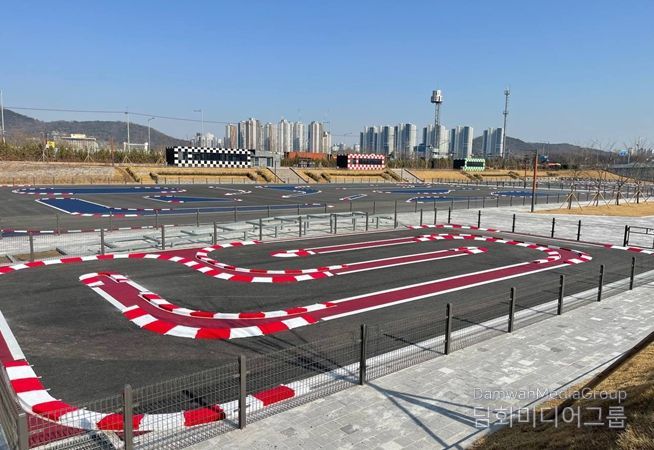 달빛공원(송도동 25 일원)에 조성된 RC스포츠 경기장 전경