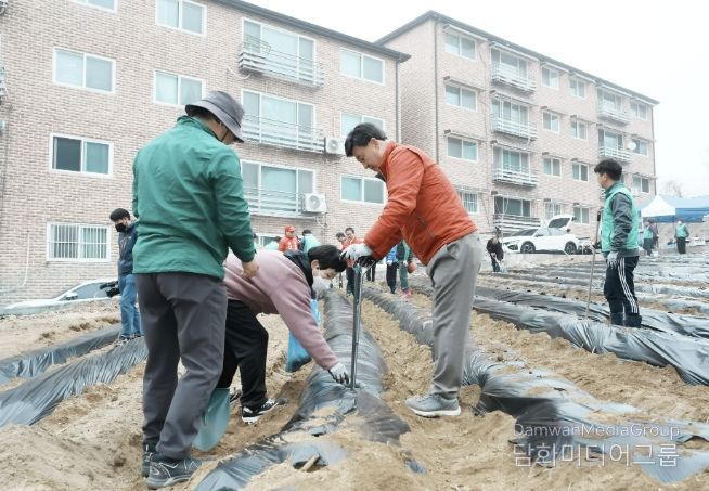 광주시 탄벌동 남녀새마을회, 사랑의 감자 심기 추진