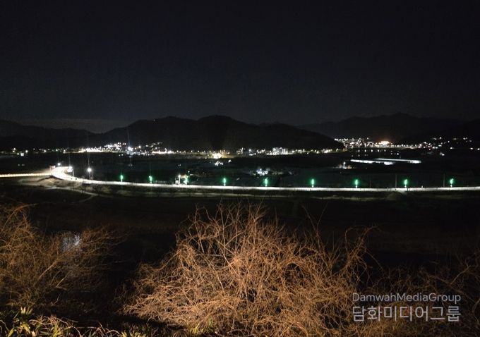 달팽이전망대 잔도길에서 바라본 안심가로등이 설치된 암새들 야경