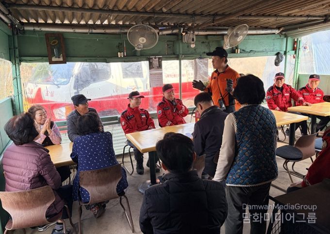 해운대구는 26일 석태암, 모정원, 장산마을에서 주민 산불 예방 교육을 실시했다.