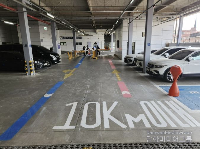 여주도시공사, 여흥동 공영주차장‘색깔유도선’설치완료