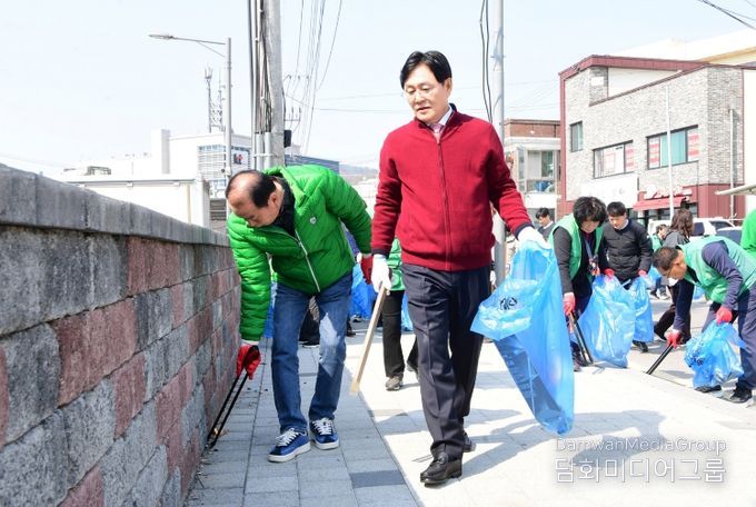 봄맞이 대청소 나선 강화군, 군민과 함께 만드는 청정 강화