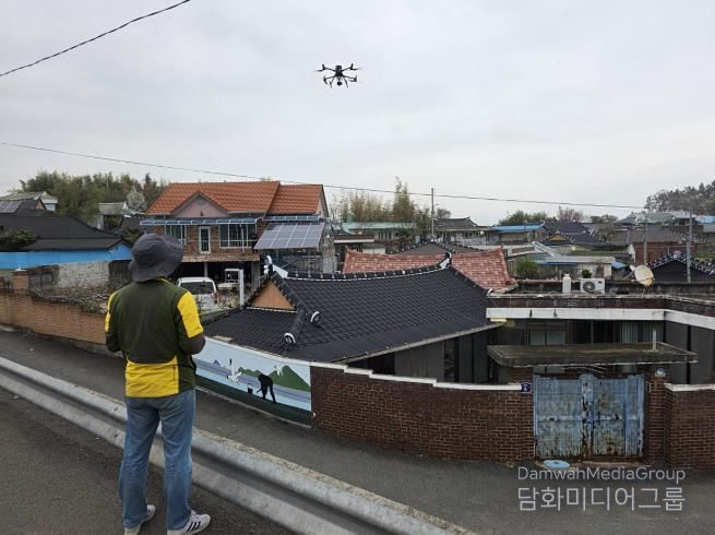 여수시가 지적재조사사업에 ‘3D 입체 드론 정밀 영상’ 기술을 도입해 율촌 득실지구(350필지, 156,361㎡)에 대한 3D드론 영상 촬영을 완료했다.