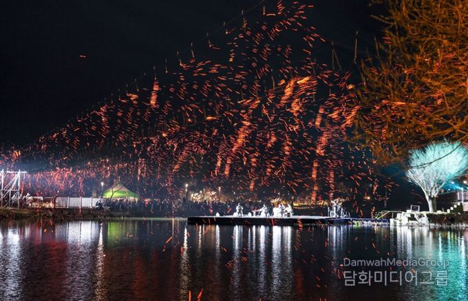 영암군, 왕인문화축제 개막... 벚꽃 아래서 봄을 열다