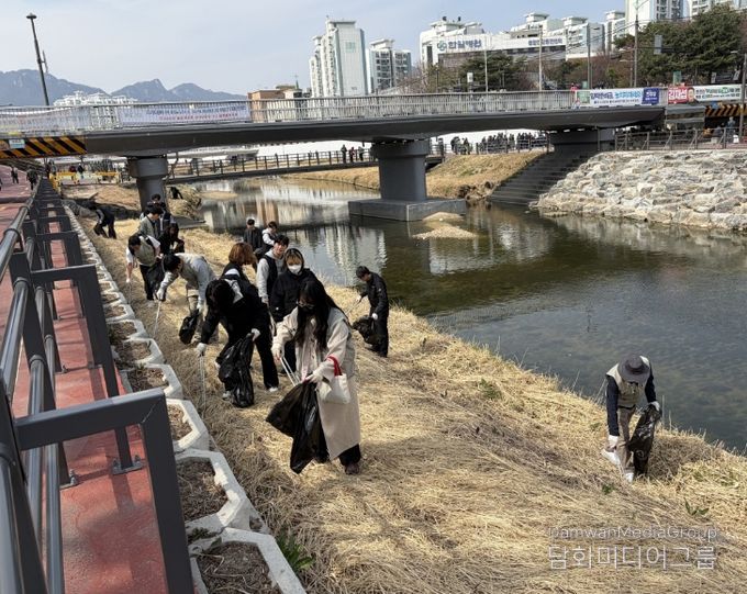 우이천 환경정비 활동 사진