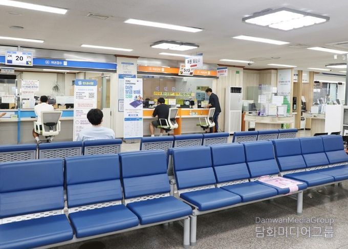 안양시청 별관1층 종합민원실 내부모습